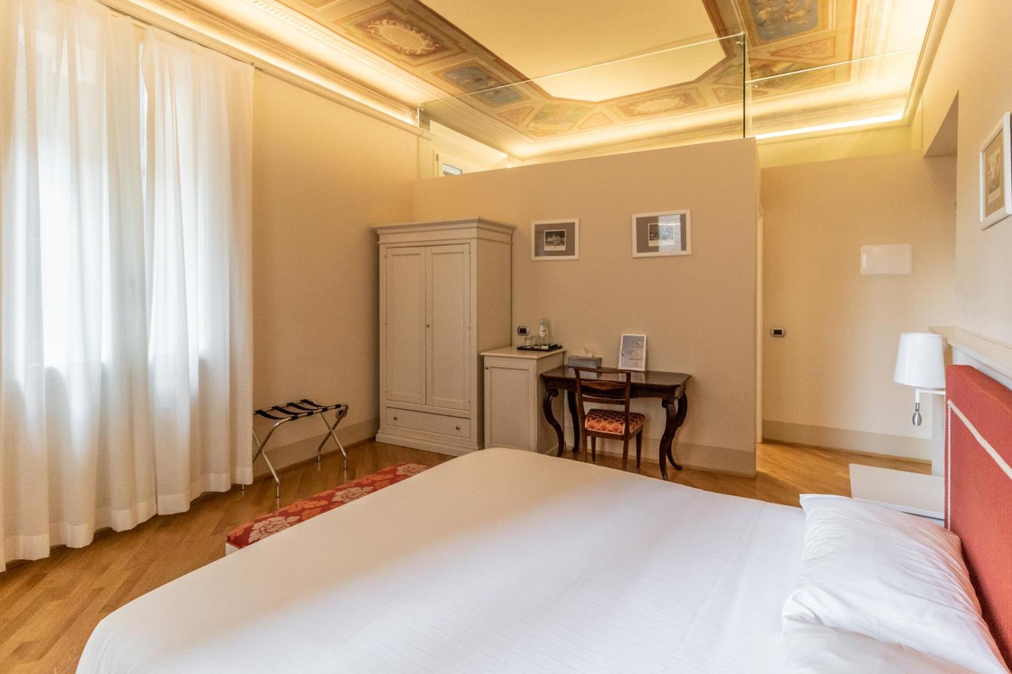Casa Isolani Luxury Rooms Piazza Maggiore 1 Bolonha Exterior foto